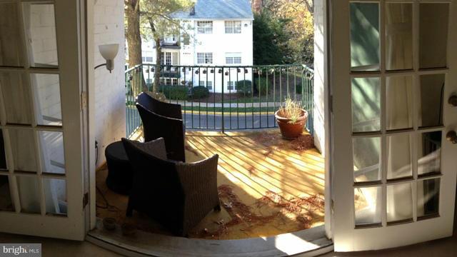 7097 Spring Garden Drive, Unit 201 Springfield, VA 22150 - Photo 4 of 4 Interior (General)