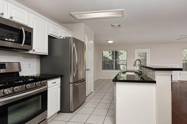 $289,000 | 15 Marble Rock Place, The Woodlands, TX 77382