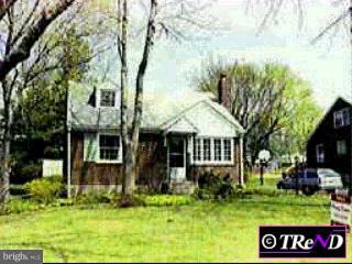 337 Pinecrest Road Springfield, PA 19064 - Photo 1 of 1 a front view of a house with a yard