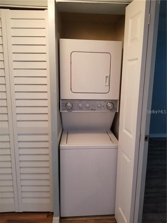 803 Lake Haven Square, Unit 202 Brandon, FL 33511 - Photo 13 of 17 a utility room with dryer and washer
