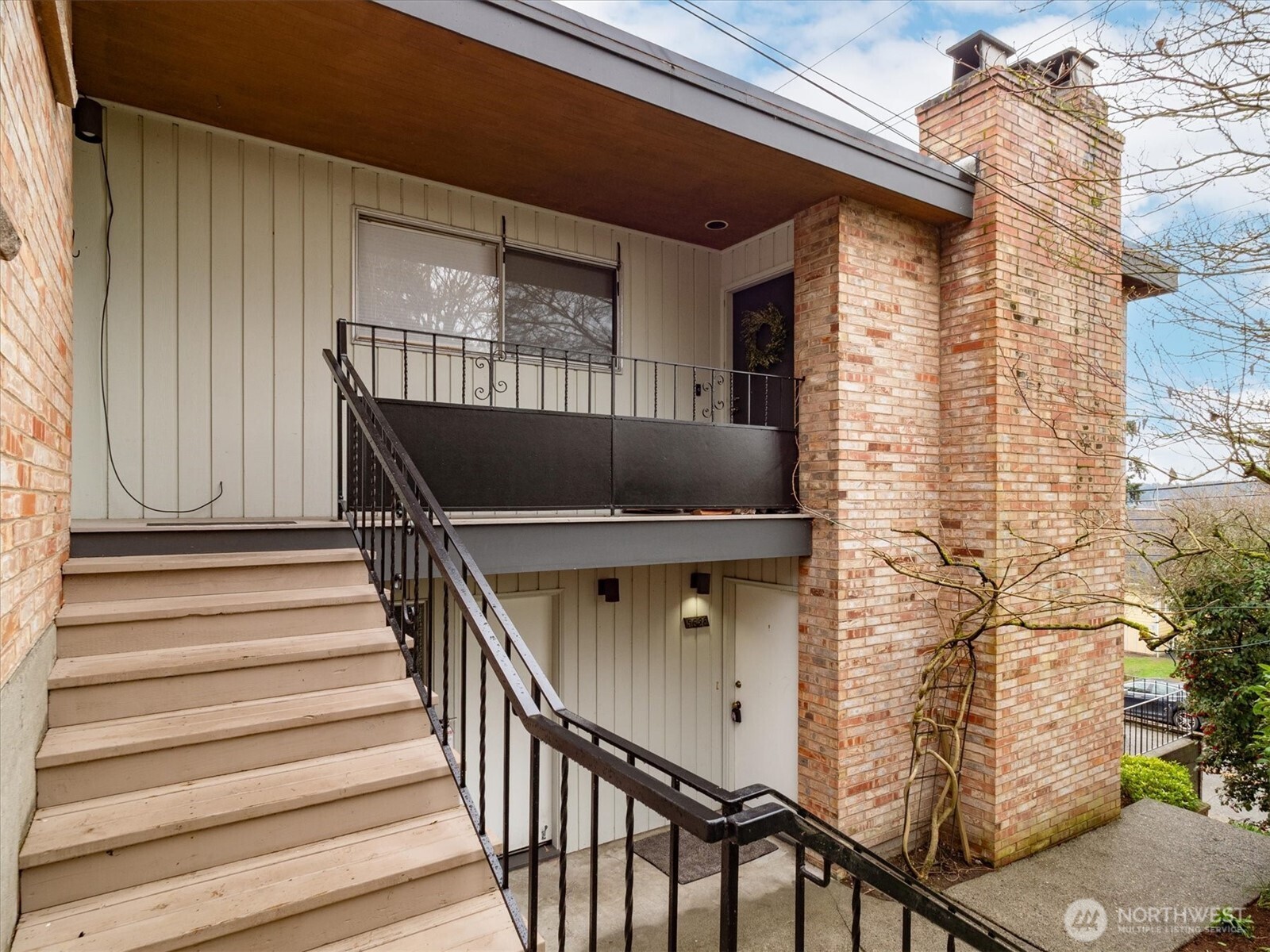 5638 3rd Avenue Northwest Seattle, WA 98107 - Photo 6 of 40 a view of entryway with a front door