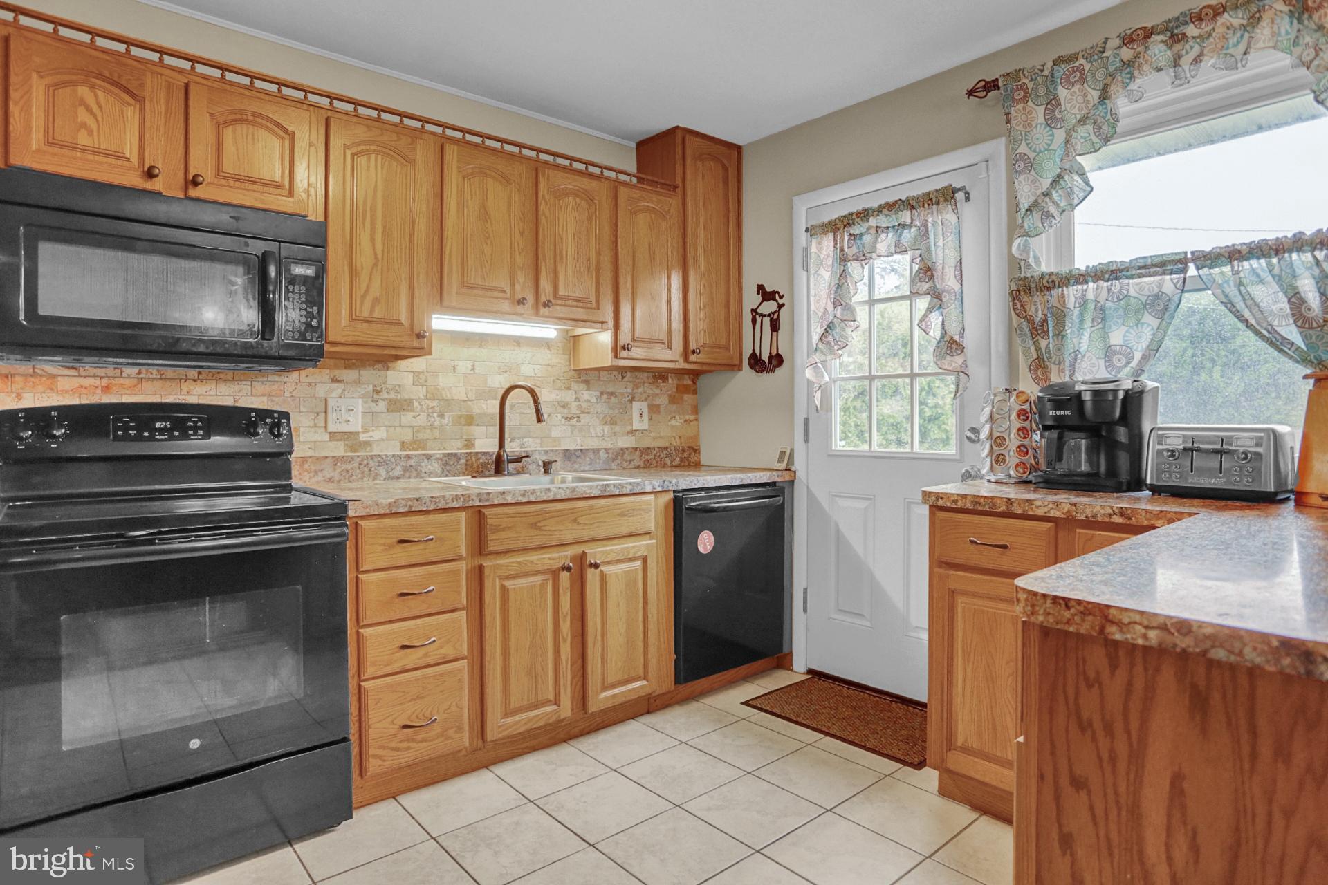 1742 York Road Wyomissing, PA 19610 - Photo 12 of 33 Gallery Image 12