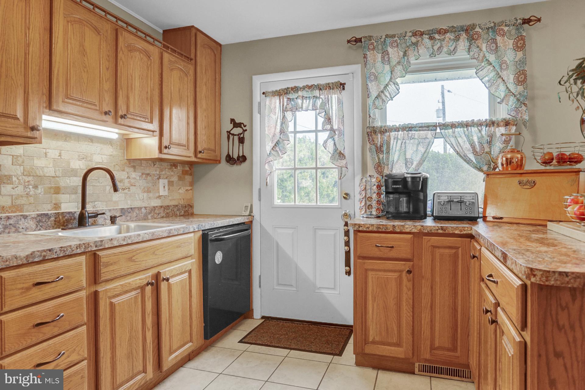 1742 York Road Wyomissing, PA 19610 - Photo 13 of 33 Gallery Image 13