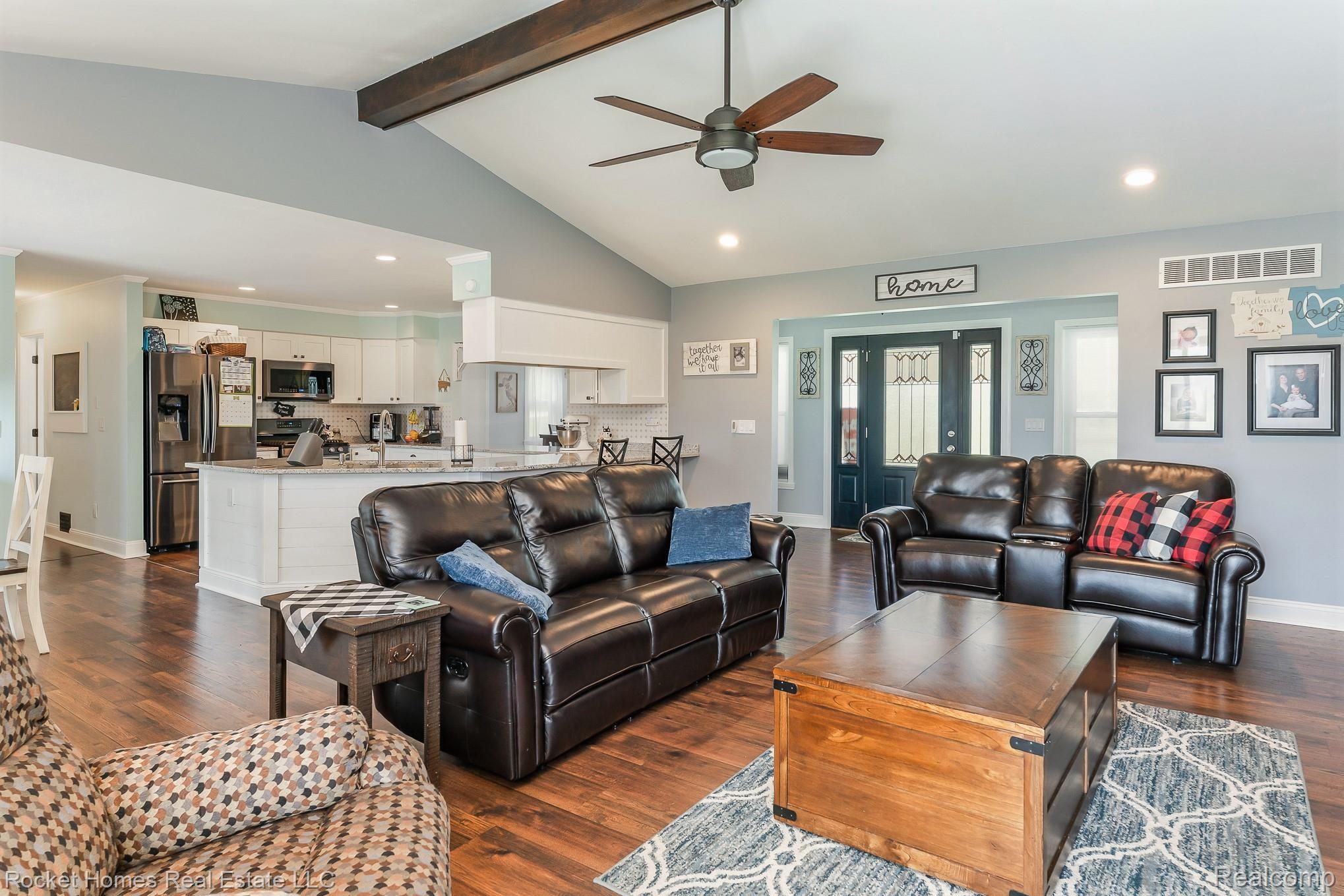 13850 Briar Hill Road Carleton, MI 48117 - Photo 4 of 32 DSC05158.jpg