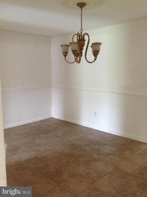 8175 Solley Road Pasadena, MD 21122 - Photo 4 of 15 Dining Room