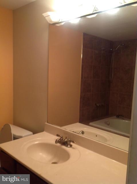 8175 Solley Road Pasadena, MD 21122 - Photo 6 of 15 Bath