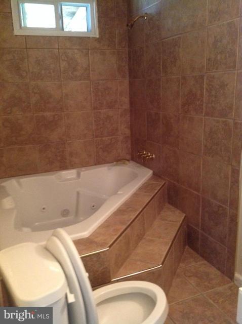 8175 Solley Road Pasadena, MD 21122 - Photo 8 of 15 Bath (Master)