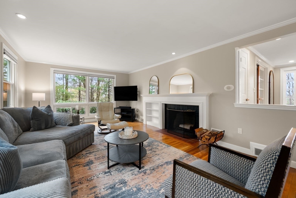 11 Sterling Road Wellesley, MA 02482 - Photo 9 of 42 Gallery Image 9