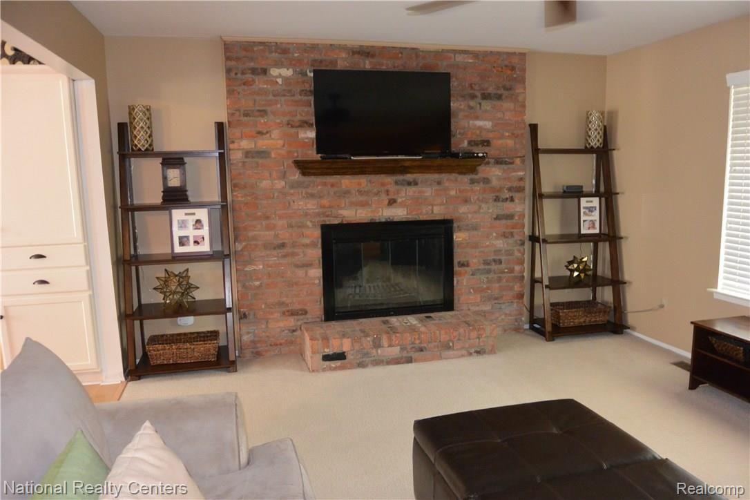 1983 Rector Court Canton, MI 48188 - Photo 5 of 43 DSC_2704.JPG