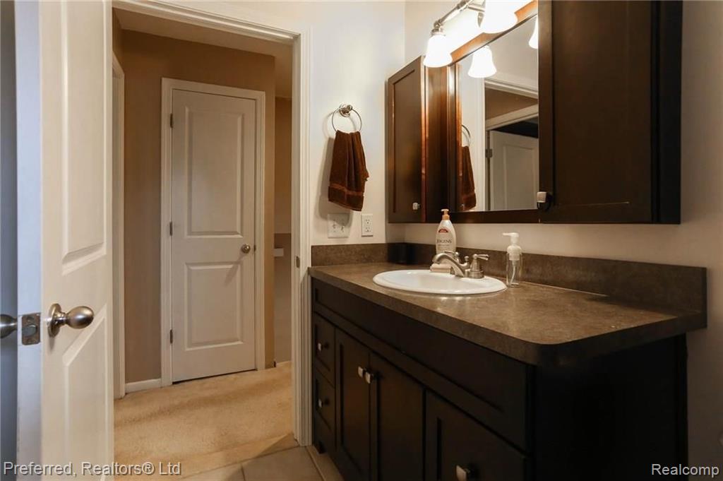 22581 Winfield Road Novi, MI 48375 - Photo 20 of 30
