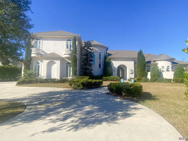 $1,795,900 | 40102 River Winds Court, Gonzales, LA 70737