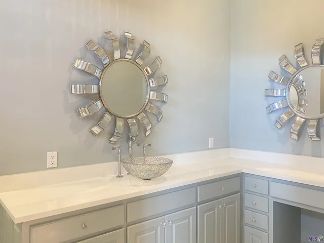 $1,795,900 | 40102 River Winds Court, Gonzales, LA 70737