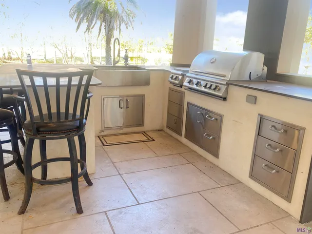 $1,795,900 | 40102 River Winds Court, Gonzales, LA 70737