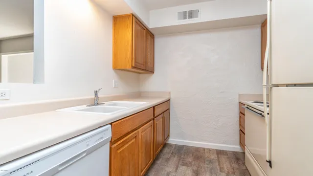 $1,400 | 3230 East Pinchot Avenue, Unit 16, Phoenix, AZ 85018