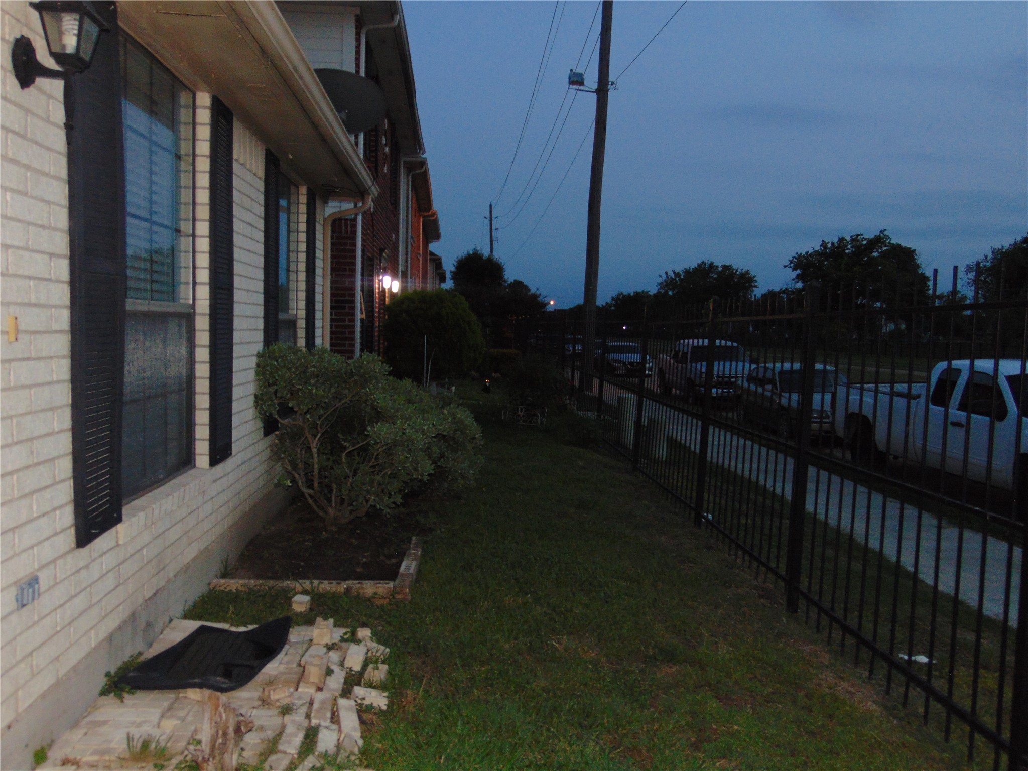 8603 Rustling Leaves Drive Houston, TX 77083 - Photo 9 of 46