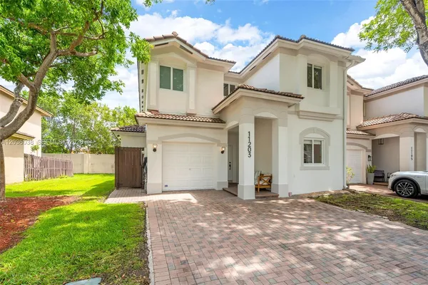 $949,000 | 11203 Northwest 73rd Terrace, Doral, FL 33178