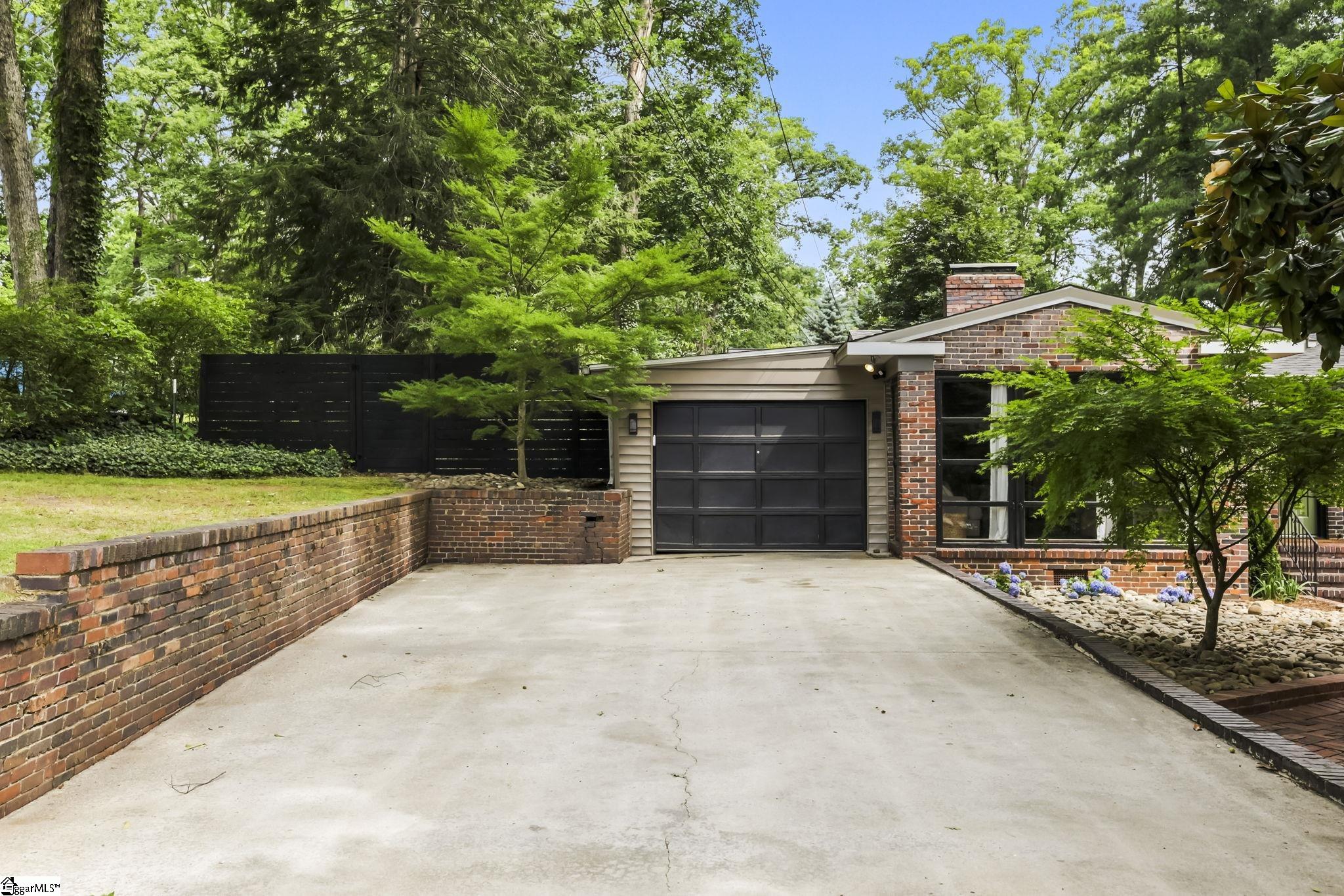 211 Grace Avenue Easley, SC 29640 - Photo 3 of 40