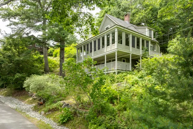 $649,000 | 5 Mass Avenue, Boothbay, ME 04544