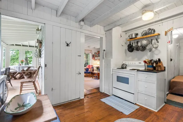 $649,000 | 5 Mass Avenue, Boothbay, ME 04544