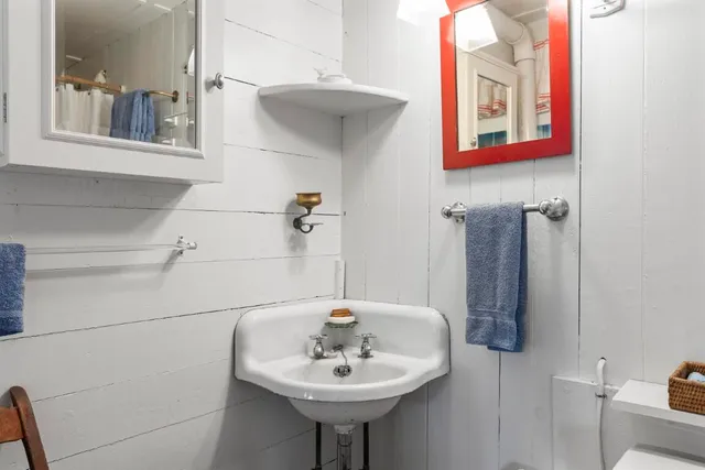 $649,000 | 5 Mass Avenue, Boothbay, ME 04544