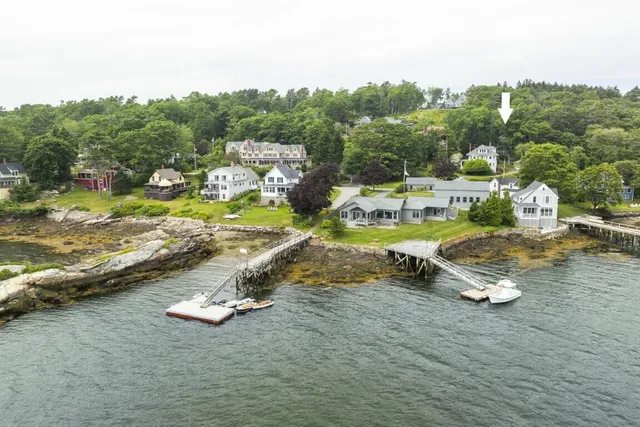 $649,000 | 5 Mass Avenue, Boothbay, ME 04544
