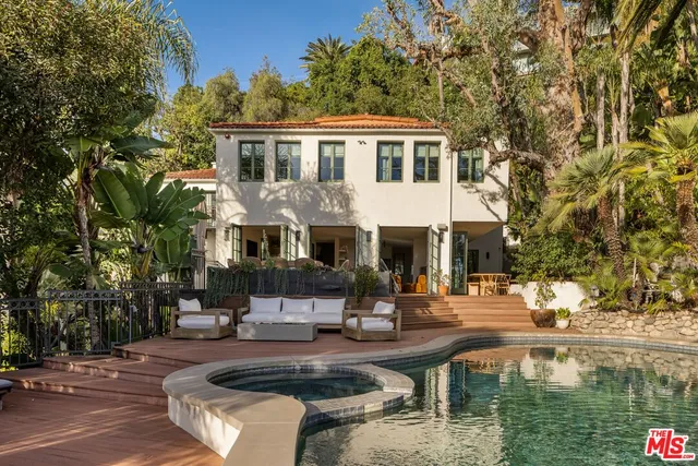 $24,995 | 1427 North Kings Road, West Hollywood, CA 90069