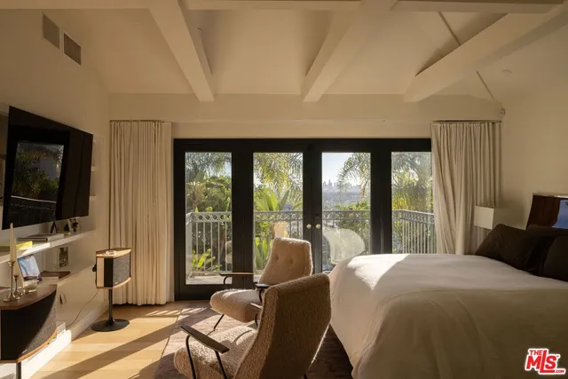 $24,995 | 1427 North Kings Road, West Hollywood, CA 90069