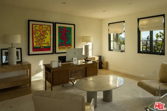 $24,995 | 1427 North Kings Road, West Hollywood, CA 90069