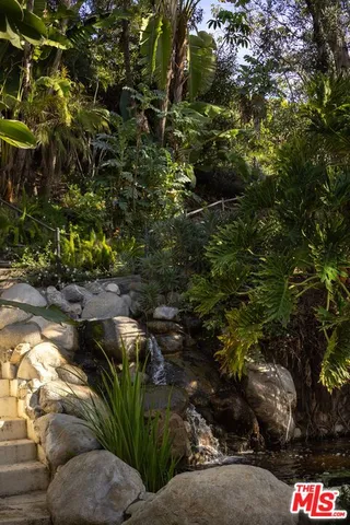 $24,995 | 1427 North Kings Road, West Hollywood, CA 90069