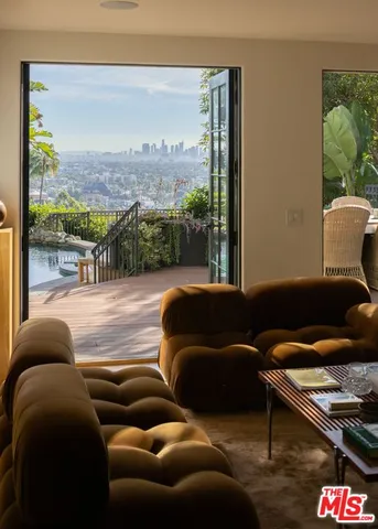 $24,995 | 1427 North Kings Road, West Hollywood, CA 90069