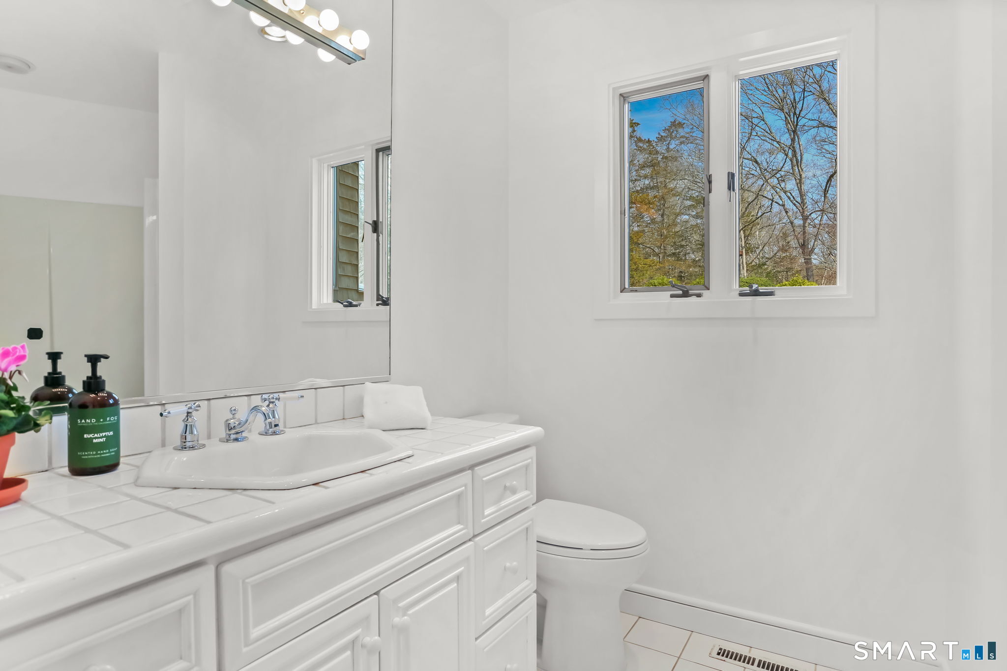 32 Buttonball Lane Weston, CT 06883 - Photo 22 of 37