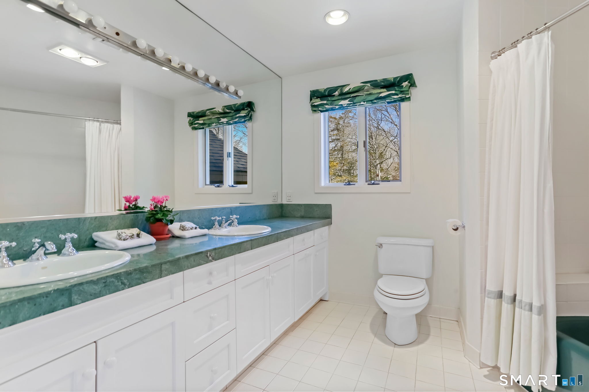 32 Buttonball Lane Weston, CT 06883 - Photo 26 of 37