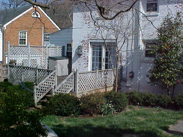 2021 Mt Vernon Road Southwest Roanoke, VA 24015 - Photo 2 of 3 Deck