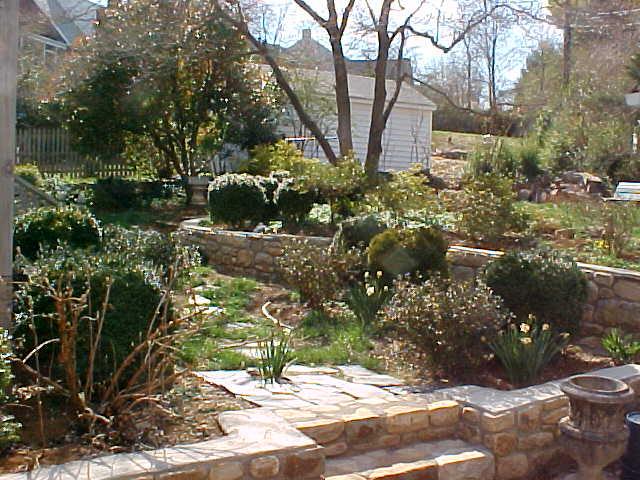 2021 Mt Vernon Road Southwest Roanoke, VA 24015 - Photo 3 of 3 Landscaped Yard