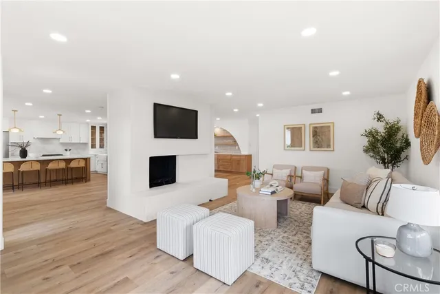 $2,149,000 | 2943 Baker Street, Costa Mesa, CA 92626