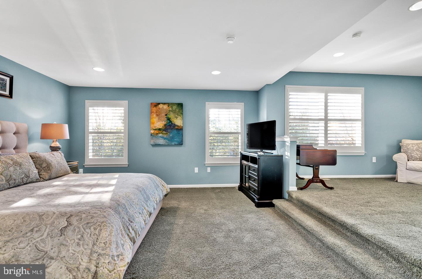 46 Equestrian Lane Cherry Hill, NJ 08003 - Photo 29 of 57 Large sitting area