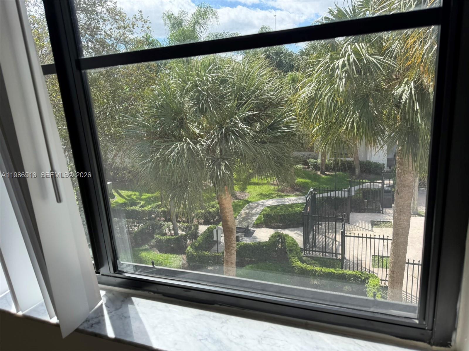 560 South Park Road, Unit 367 Hollywood, FL 33021 - Photo 16 of 28 a view of window