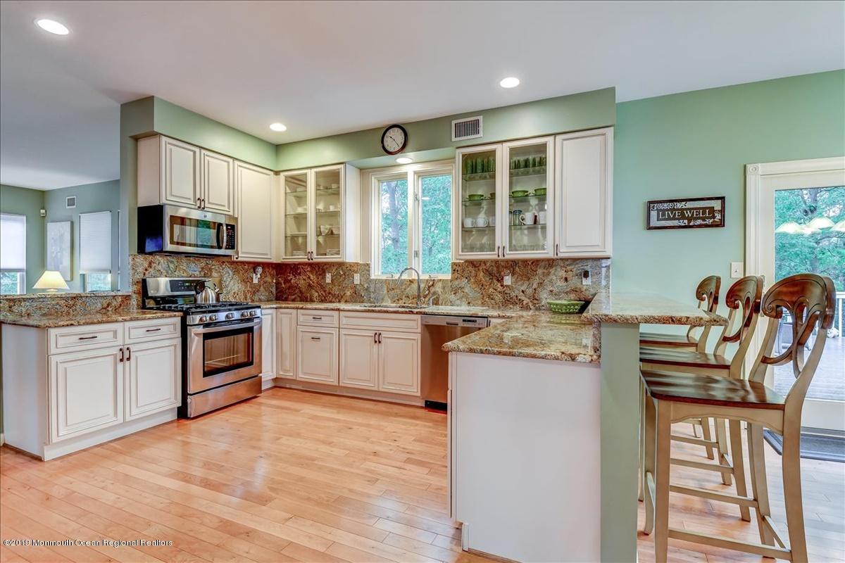 1361 Winter View Road Manasquan, NJ 08736 - Photo 17 of 43 26-Kitchen