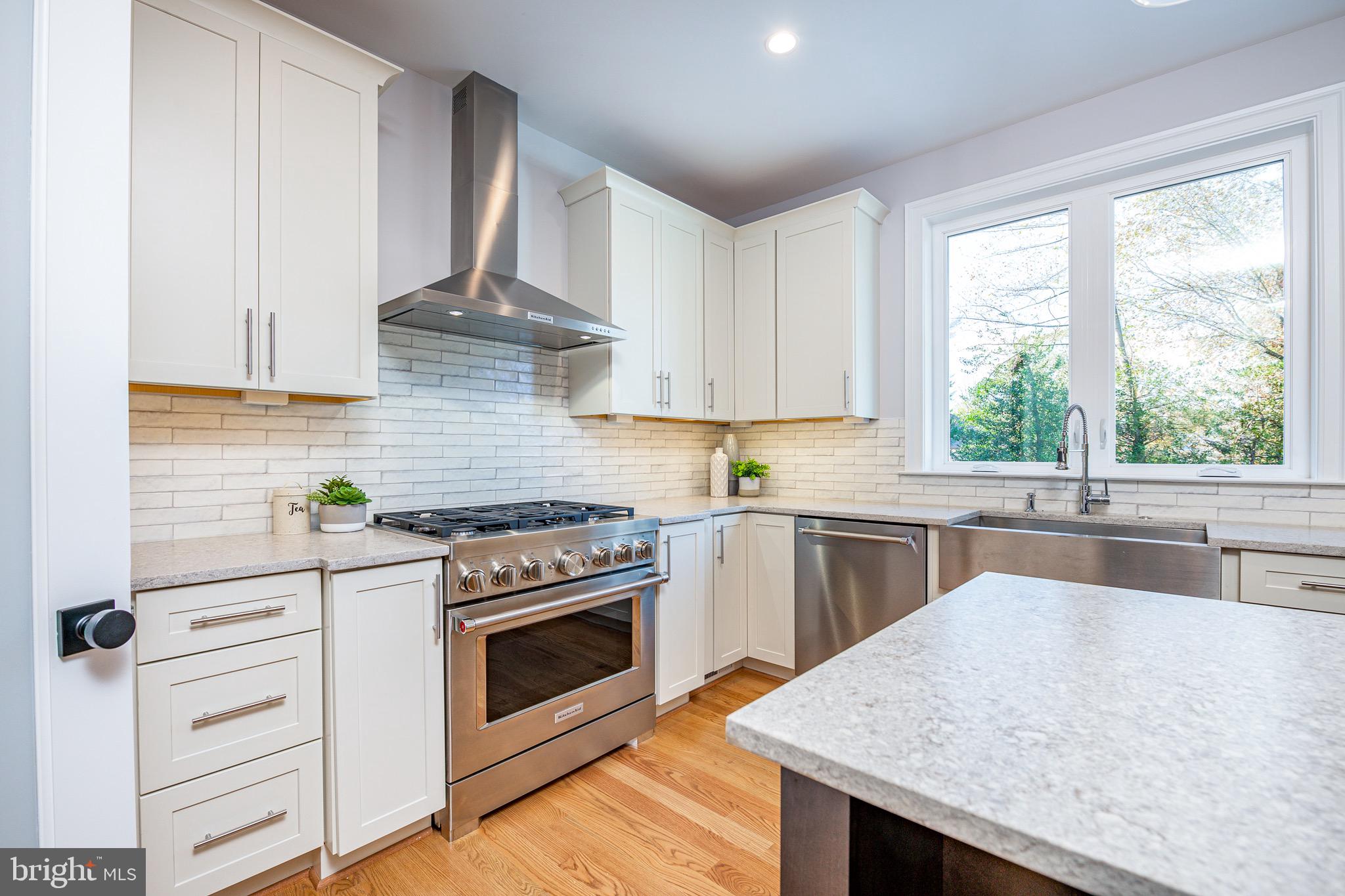 6404 East Halbert Road Bethesda, MD 20817 - Photo 16 of 66