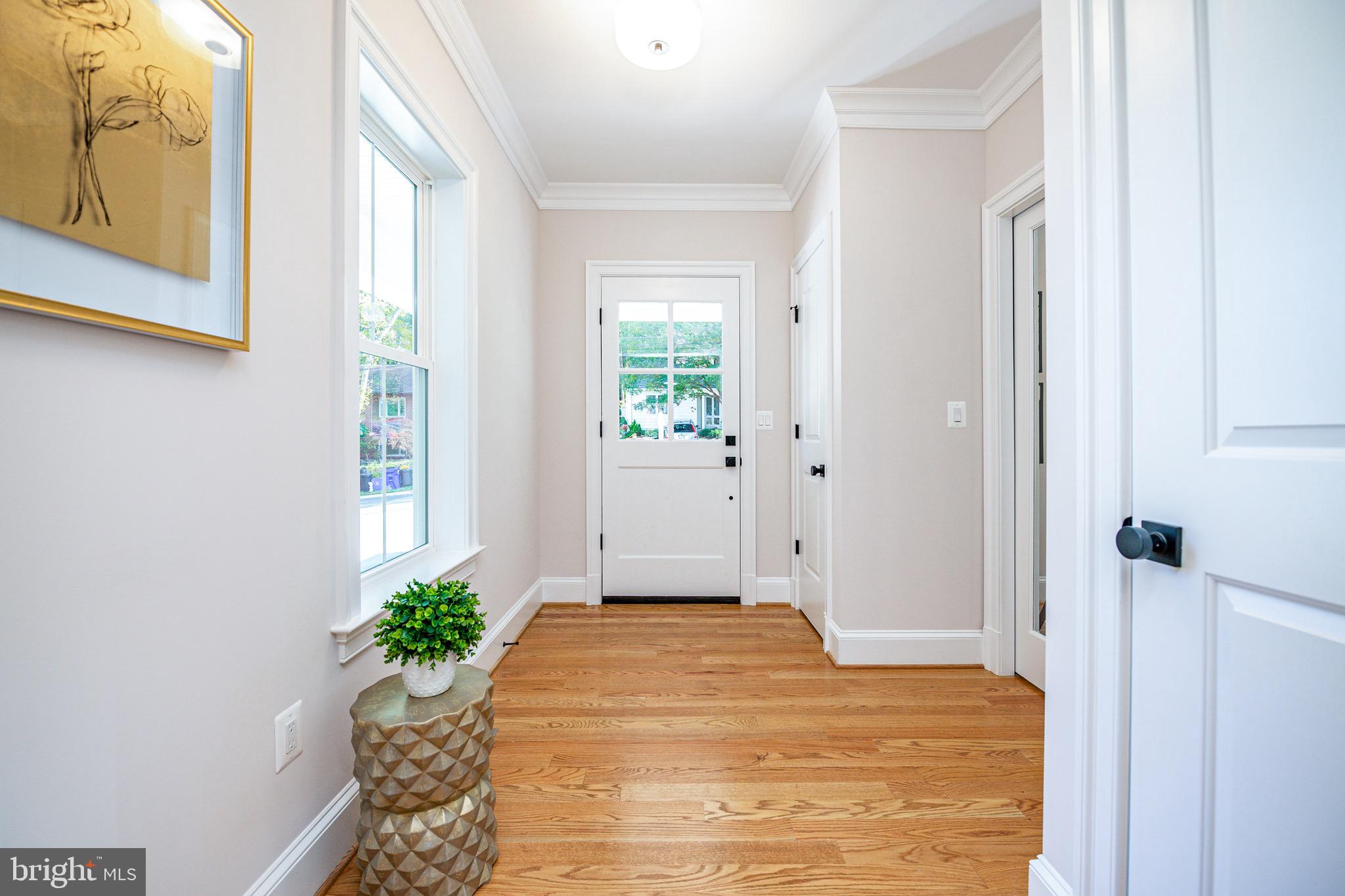 6404 East Halbert Road Bethesda, MD 20817 - Photo 4 of 66