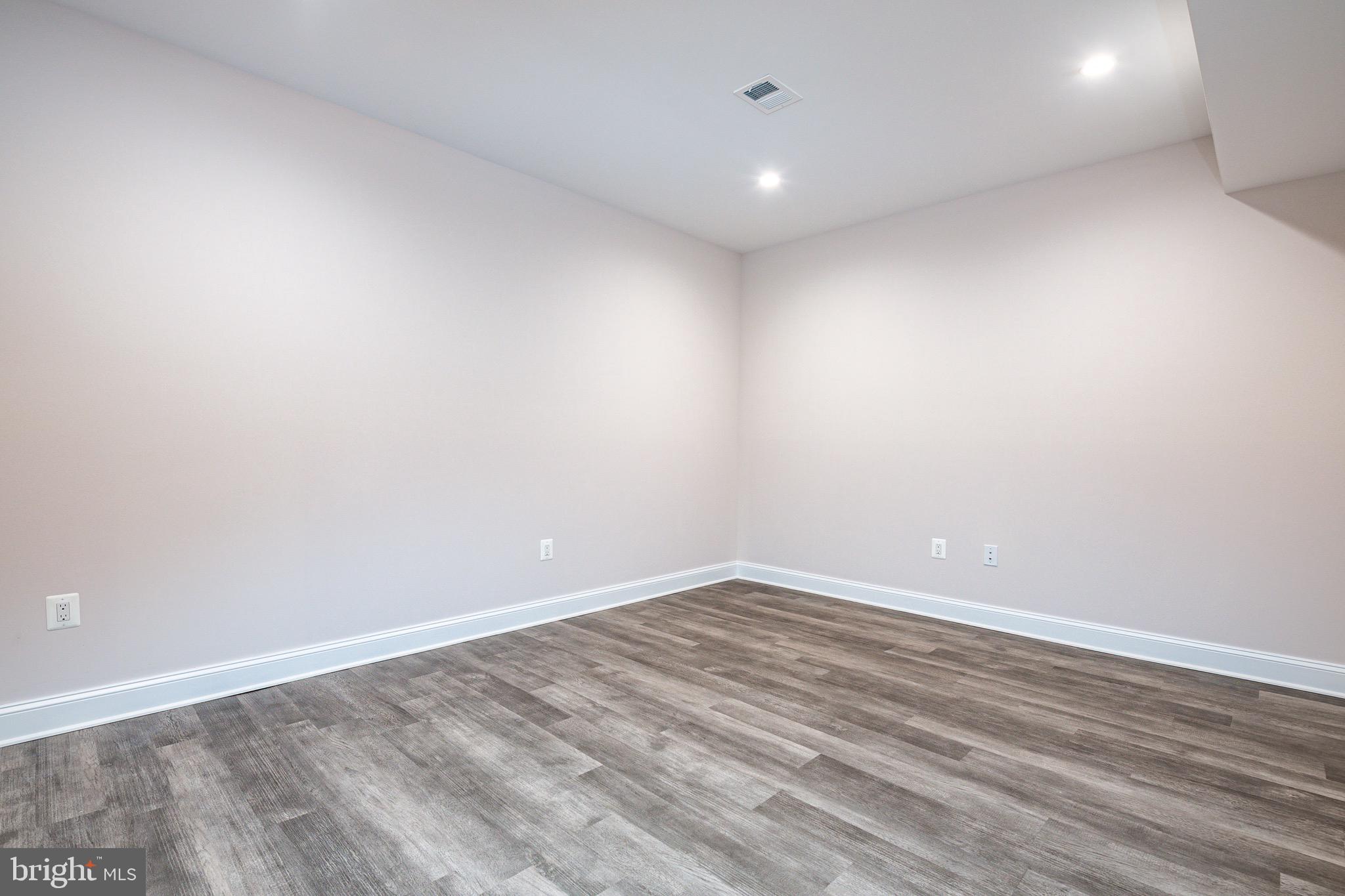 6404 East Halbert Road Bethesda, MD 20817 - Photo 48 of 66