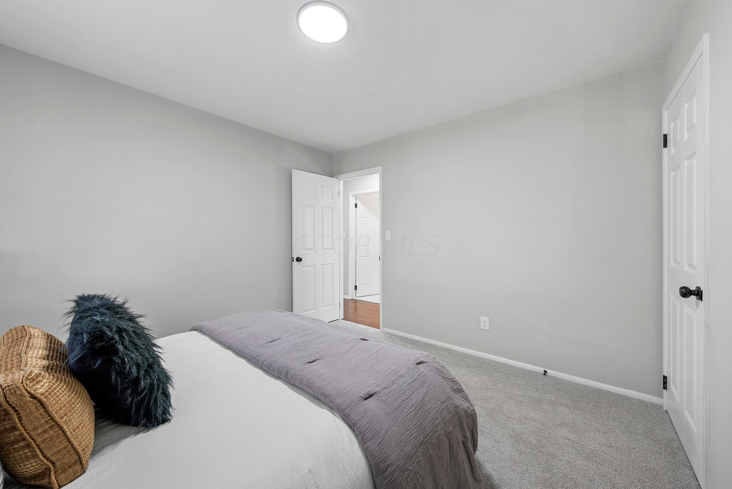 2984 Hampshire Road Columbus, OH 43209 - Photo 12 of 24 DSC05053