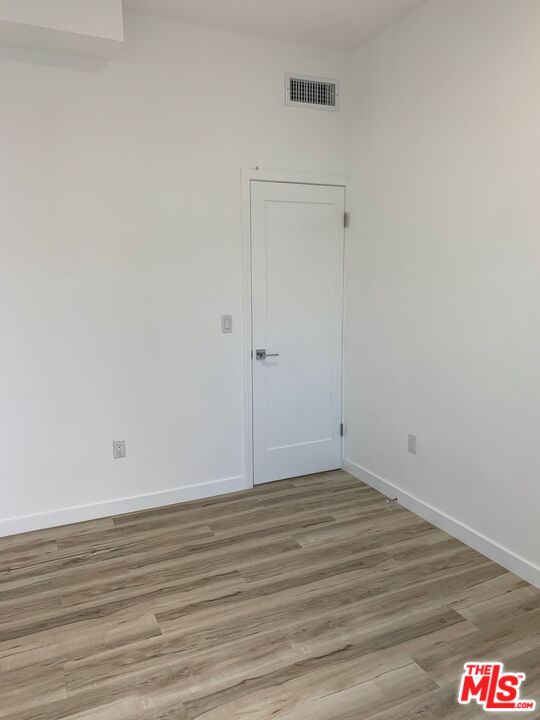 4206 West 29th Street Los Angeles, CA 90016 - Photo 11 of 14 a view of an empty room