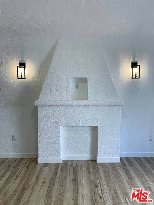 4206 West 29th Street Los Angeles, CA 90016 - Photo 6 of 14 a view of an entryway