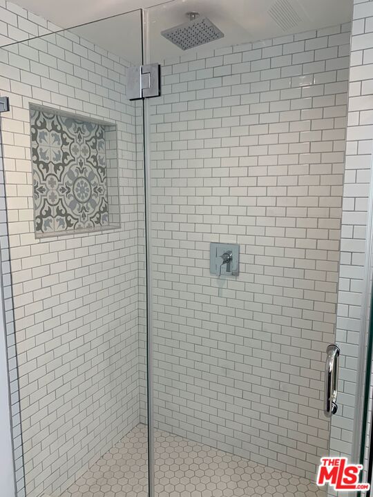 4206 West 29th Street Los Angeles, CA 90016 - Photo 10 of 14 a bathroom with a shower