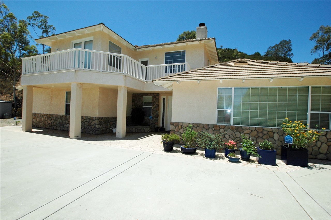 1221 Mountain View Road El Cajon, CA 92021 - Photo 2 of 25