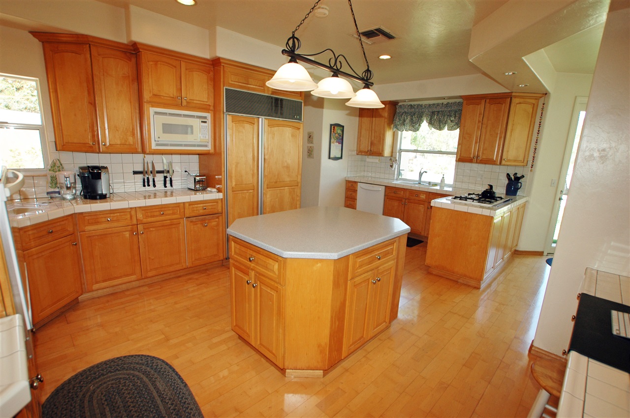 1221 Mountain View Road El Cajon, CA 92021 - Photo 5 of 25