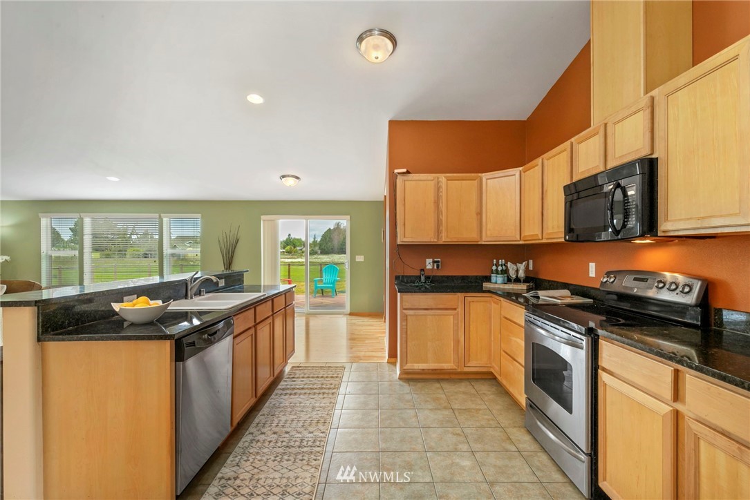 243 Klahhane Road Sequim, WA 98382 - Photo 10 of 37