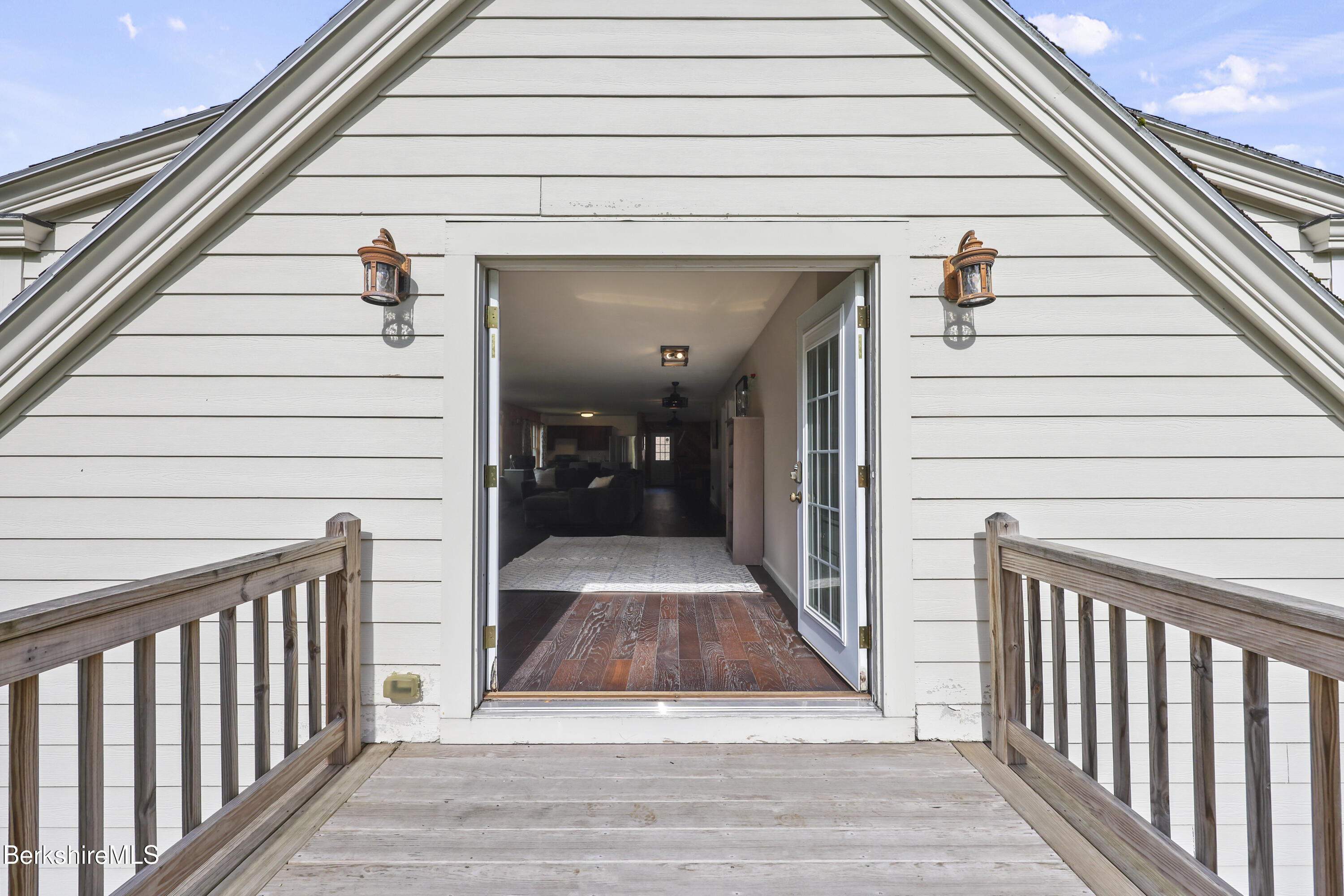 55 Maple Hill Road West Stockbridge, MA 01266 - Photo 4 of 36 20 Main Entry