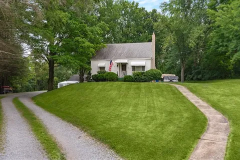 $849,000 | 519 South Main Street, Zelienople, PA 16063